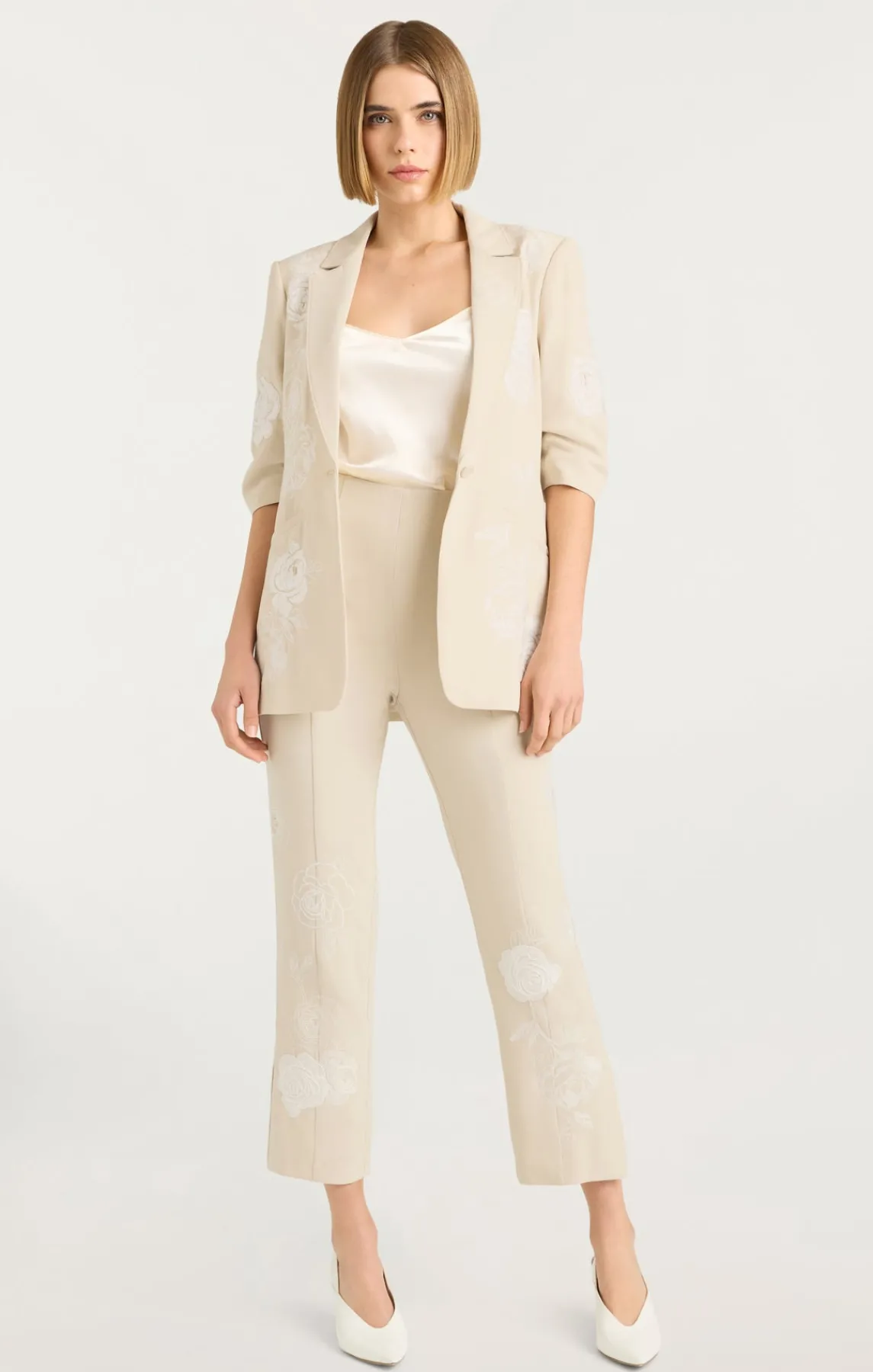 Cinq à Sept Floating Roses Embellished Cropped Brianne Pant<Women Pants